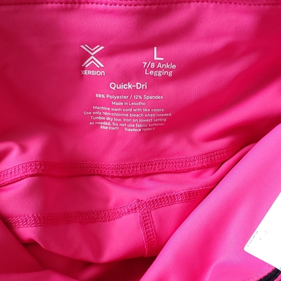 Athletic Bundle (Top XL/Leggings L) - Picture 2 of 16